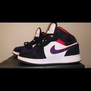 Air Jordan 1 Mid SE